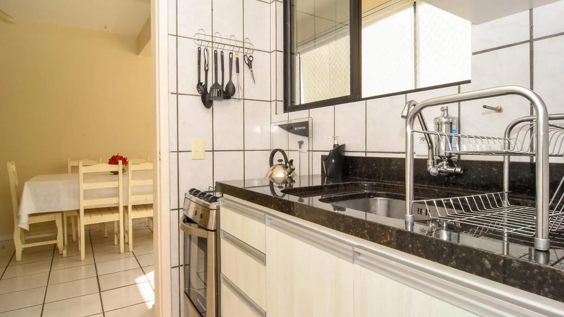 Apartment 100M Da Praia Na Cachoeira Do Bom Jesus P396 Florianópolis Brasilien