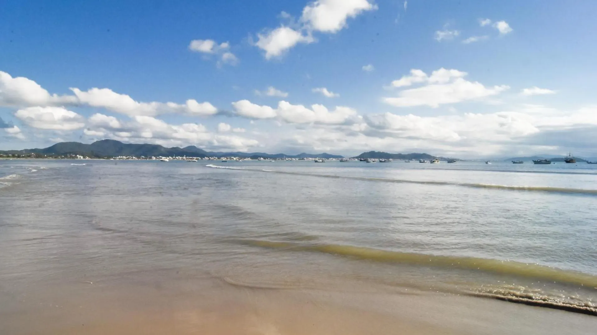 100M Da Praia Na Cachoeira Do Bom Jesus P396 Florianopolis 0*,  Brazil